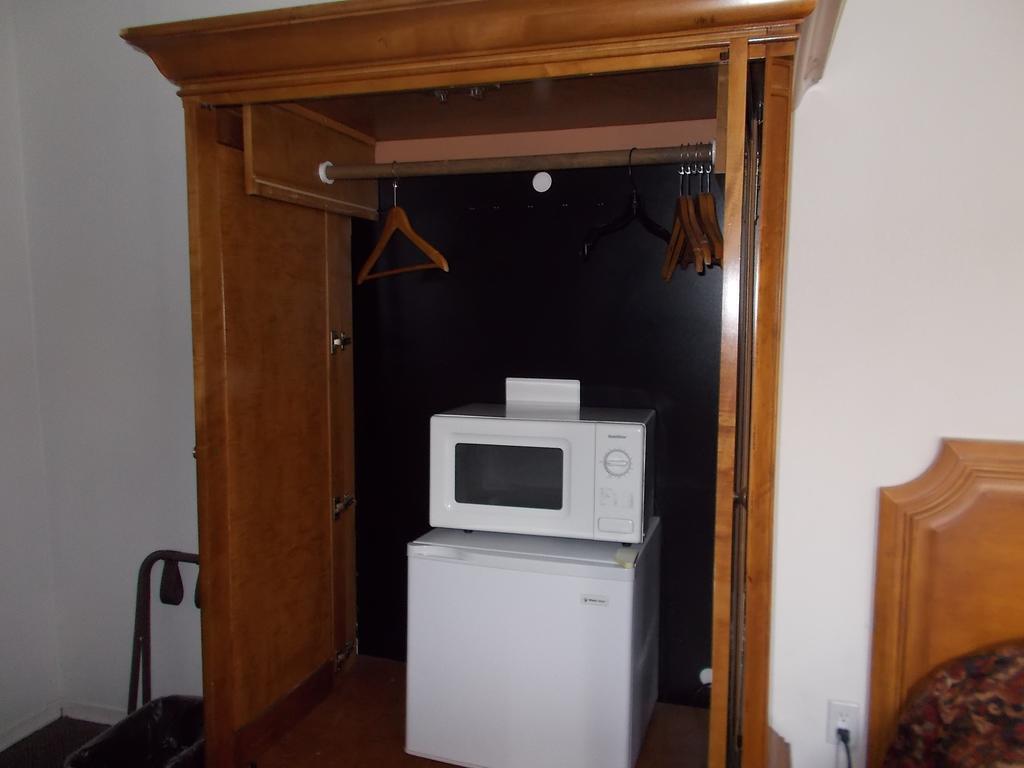 Atomic Inn Beatty Near Death Valley Εξωτερικό φωτογραφία